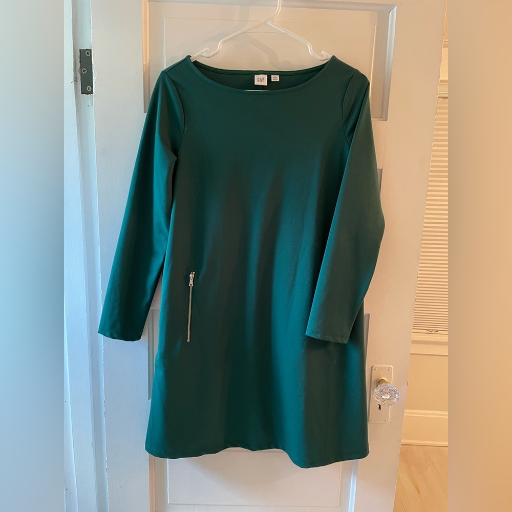 Gap green long sleeve mini dress with zippered pockets